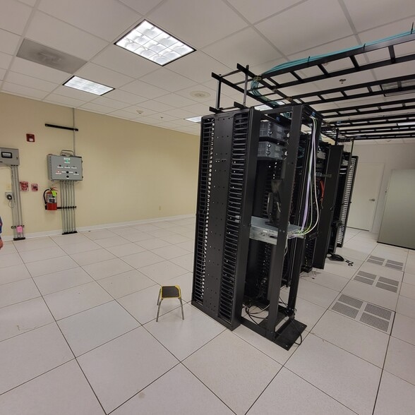 More Photos Of 500 Economy Ct, Freeport Office For Lease