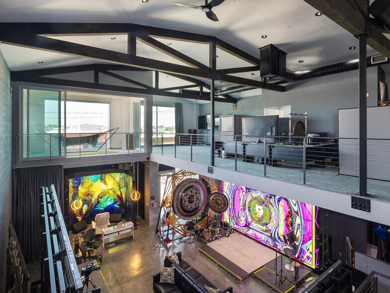 More Photos Of 130 Penn St, El Segundo Loft Creative Space For Sale