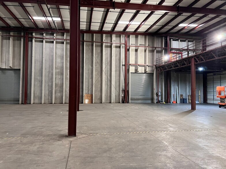 More Photos Of 450 E 2200 S, Salt Lake City Warehouse For Lease