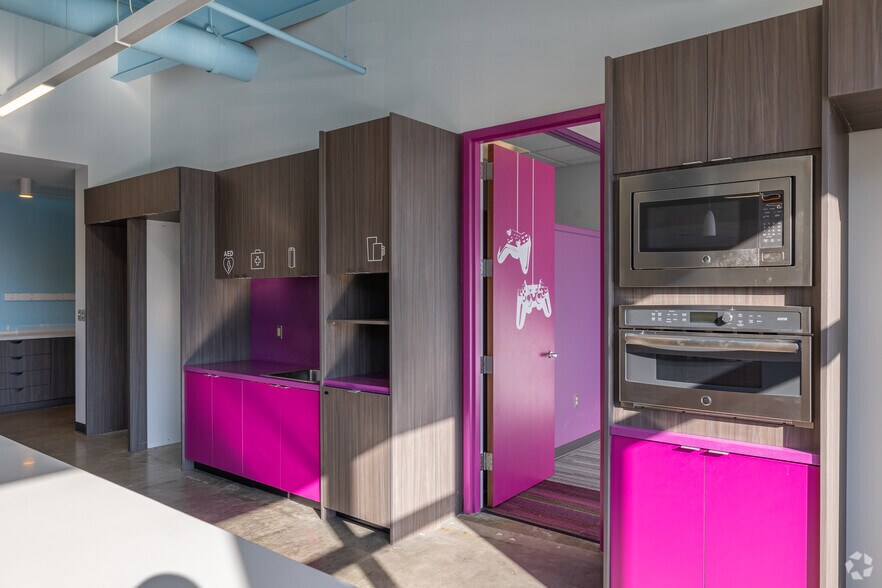 More Photos Of 15521 Midlothian Tpke, Midlothian Office For Lease