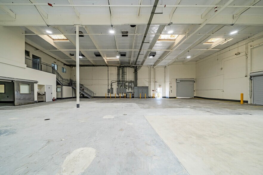 More Photos Of 4569 Firestone Blvd, South Gate Refrigeration Cold Storage For Sale
