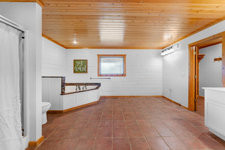 More Photos Of 1204 County Road 215, Berryville Specialty For Sale