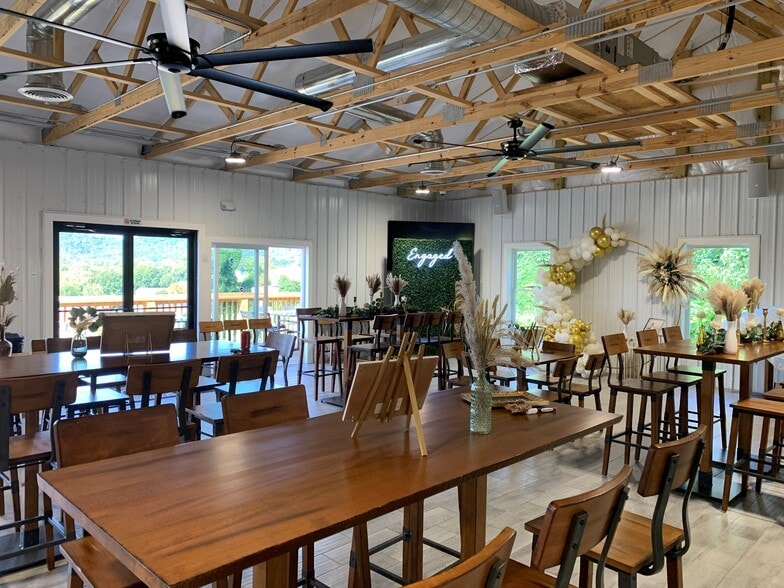 More Photos Of 50 W Court St, Rocky Mount General Retail For Lease