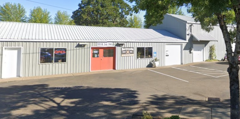 Primary Photo Of 519 W 3rd St, Newberg Showroom For Lease