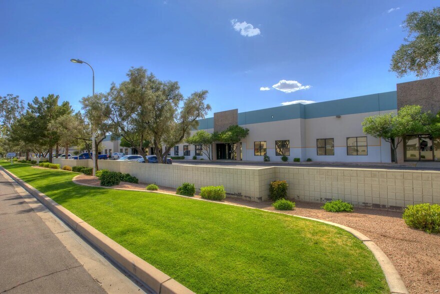 More Photos Of 1750 S Los Feliz Dr, Tempe Distribution For Lease