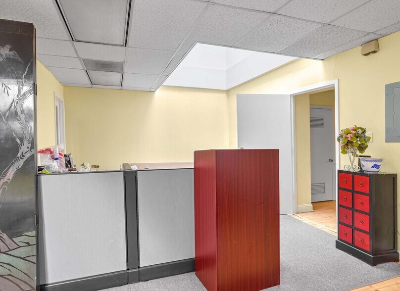 More Photos Of 1420 Prince St, Alexandria Office For Lease