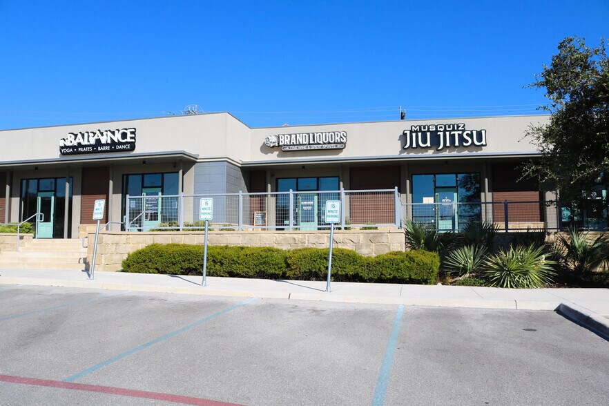 More Photos Of 19338 Babcock Rd, San Antonio Storefront Retail Office For Lease