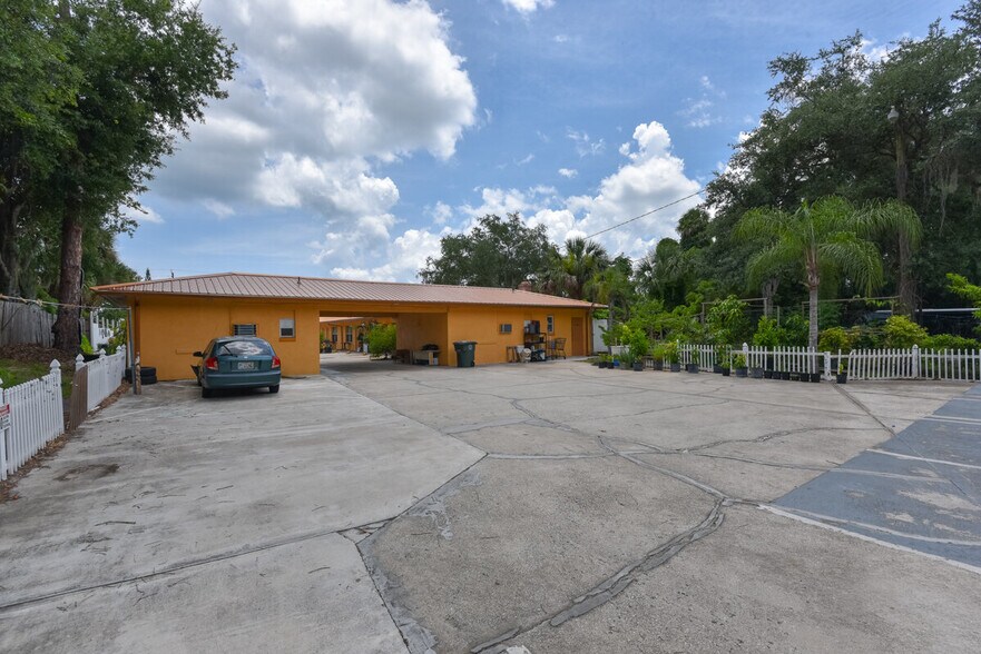 More Photos Of 1020 S Ridgewood Ave, Daytona Beach Hotel For Sale