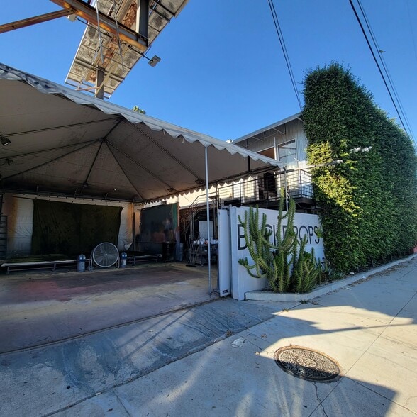 More Photos Of 5830 Adams Blvd, Culver City Showroom For Sale