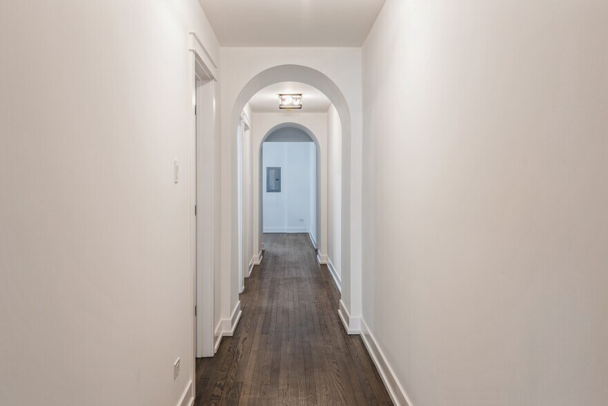 More Photos Of 1535 W Estes Ave, Chicago Multifamily For Sale