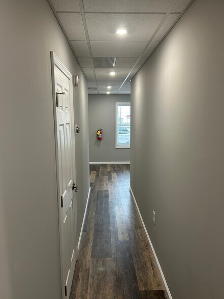 More Photos Of 615 Colonial Park Dr, Roswell Loft Creative Space For Lease