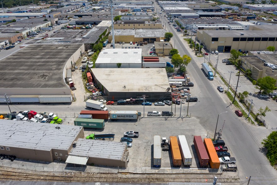 More Photos Of 5791 NW 37th Ave, Miami Manufacturing For Lease