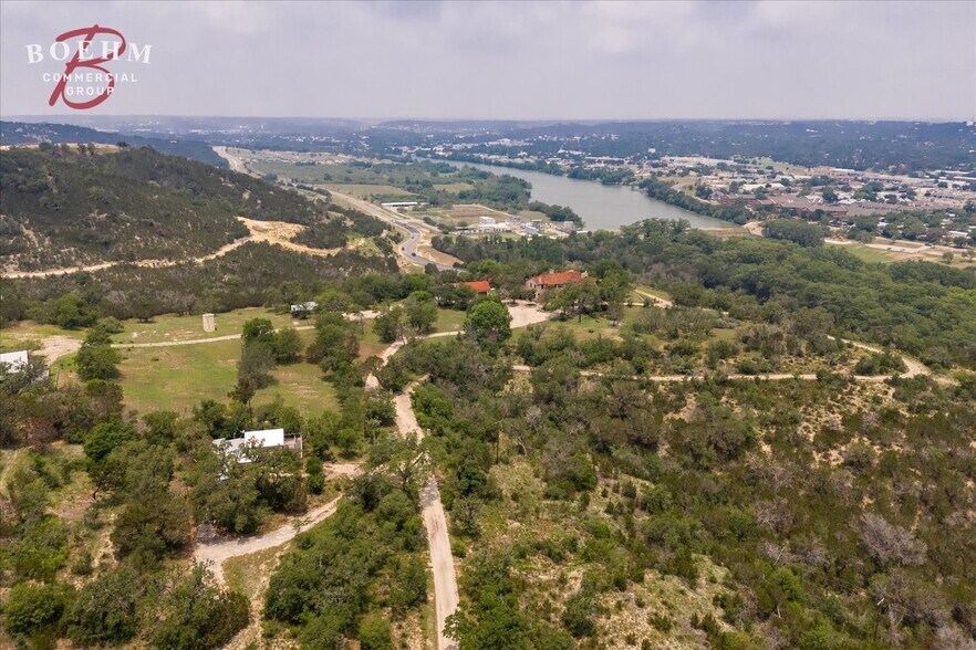 More Photos Of 100 Steepside Ln, Kerrville Restaurant For Sale