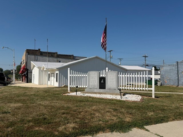 More Photos Of 103 Washington St, Frankton Office Residential For Sale