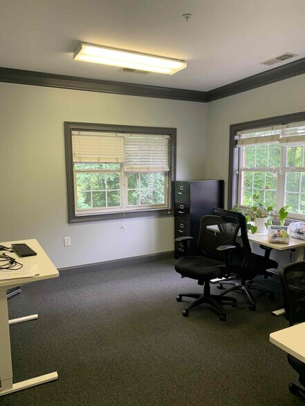 More Photos Of 417-429 Creekstone Rdg, Woodstock Office For Sale