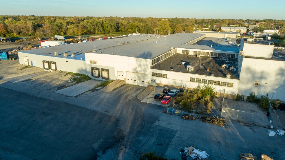 More Photos Of 3500 W 127th St, Blue Island Manufacturing For Lease
