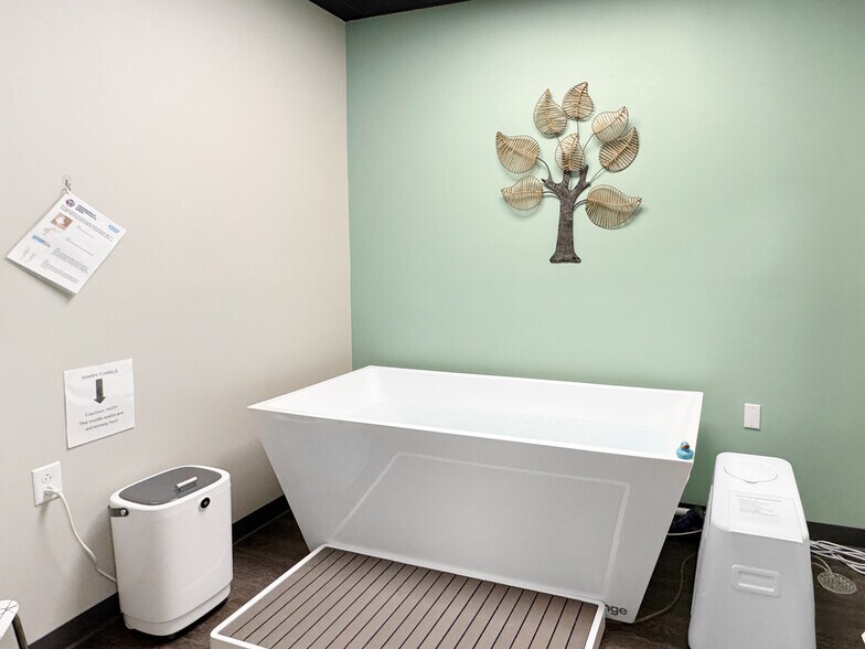 More Photos Of 10 Lafayette St, Washington Storefront Retail Office For Sale