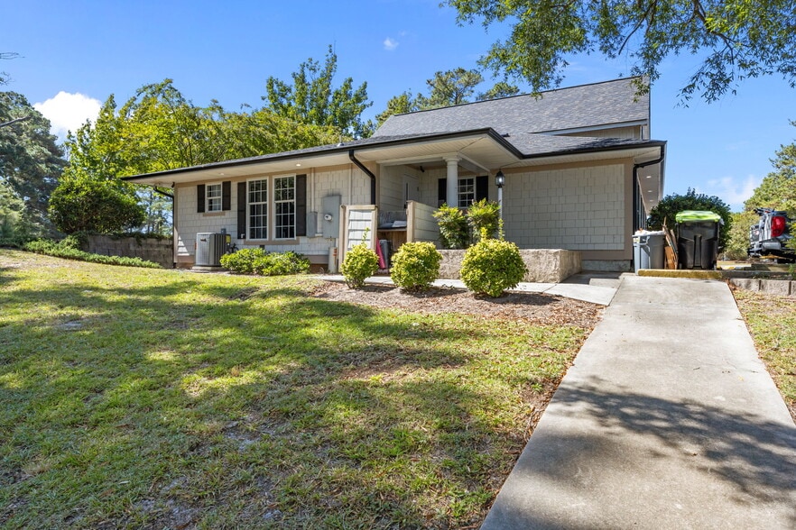 More Photos Of 44 Shoreline Dr, New Bern Medical For Sale