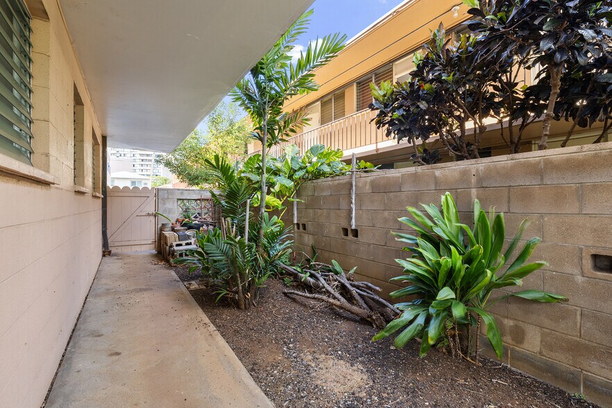 More Photos Of 2318 Lime St, Honolulu Apartments For Sale