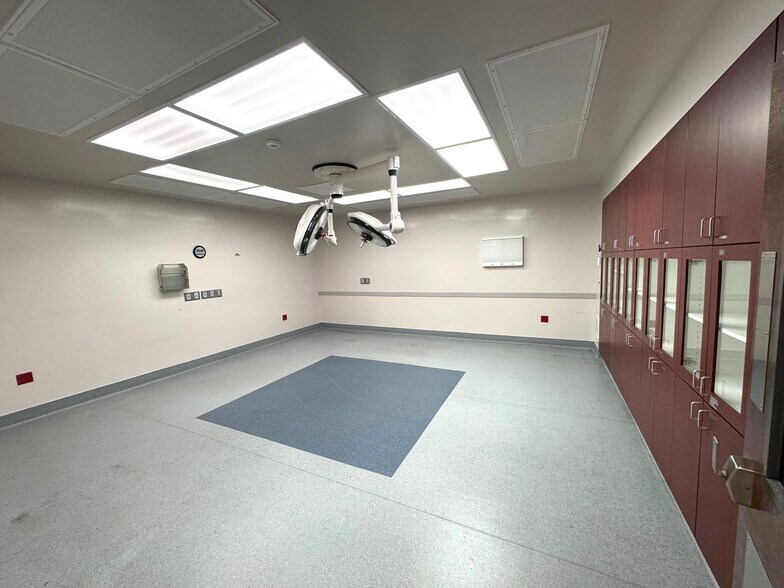 More Photos Of 70 Ansley Dr, Dahlonega Medical For Lease