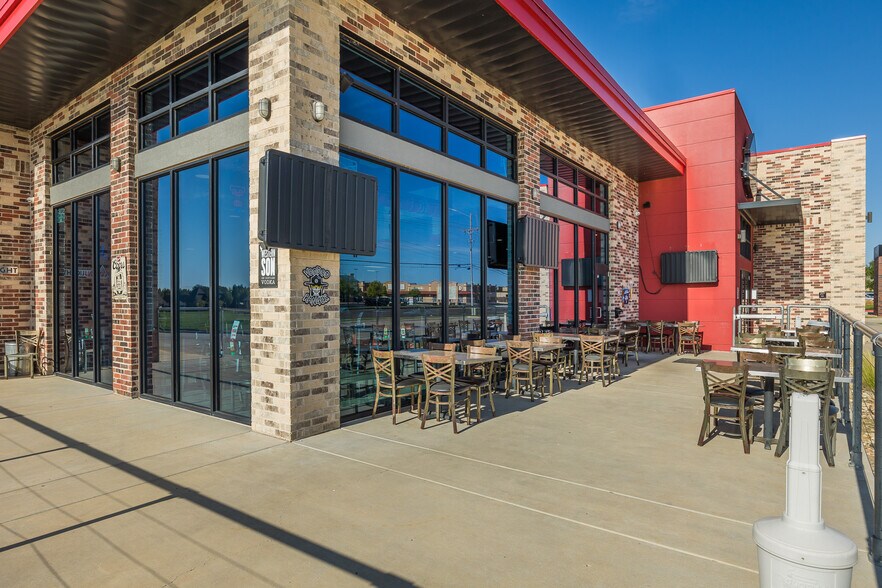 More Photos Of 7609 Hillside Rd, Amarillo Freestanding For Lease