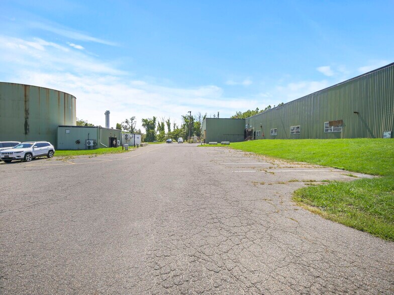 More Photos Of 1434-1440 County Rd 565, Sussex Manufacturing For Sale