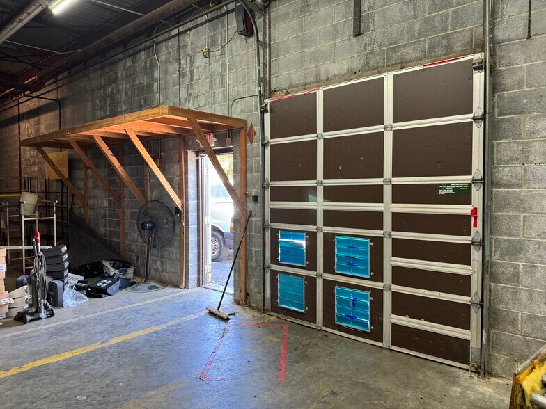More Photos Of 1402 Western Blvd, Tarboro Auto Repair For Lease
