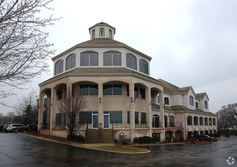 More Photos Of 1 Tiffany Pt, Bloomingdale Medical For Lease