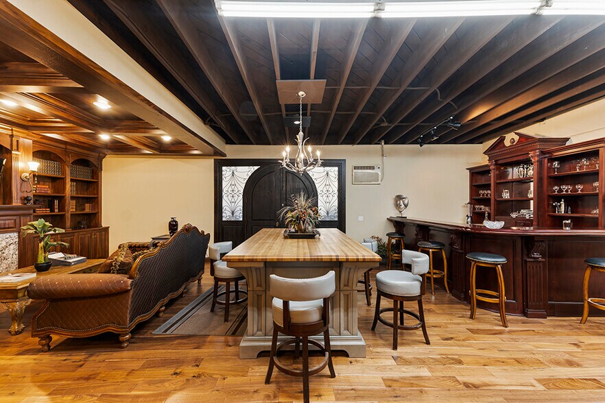 More Photos Of 7438 Varna Ave, North Hollywood Warehouse For Sale