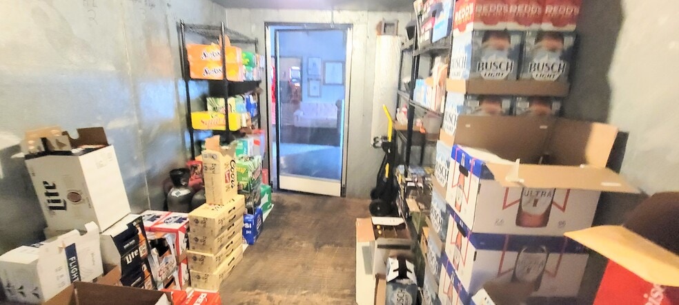 More Photos Of 118 E Jackson Ave, Iola General Retail For Sale