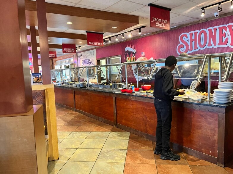 More Photos Of 323 Harold G Clarke Pky, Forsyth Restaurant For Sale
