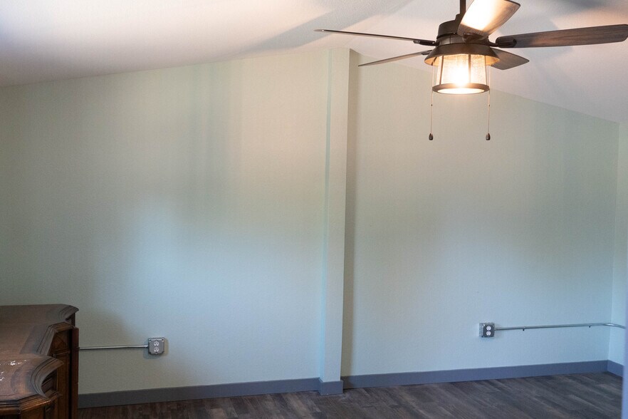 More Photos Of 603-605 S Martin Luther King Blvd, Temple Light Manufacturing For Lease
