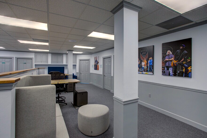 More Photos Of 930 Red Rose Ct, Lancaster Medical For Lease