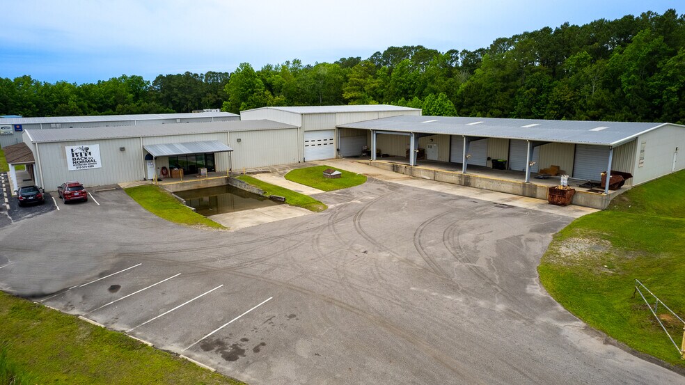 More Photos Of 6260 Ocean Hwy W, Ocean Isle Beach Showroom For Sale