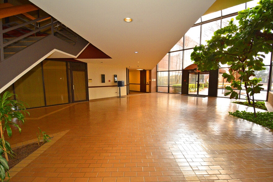 More Photos Of 4646 Corona Dr, Corpus Christi Office For Lease