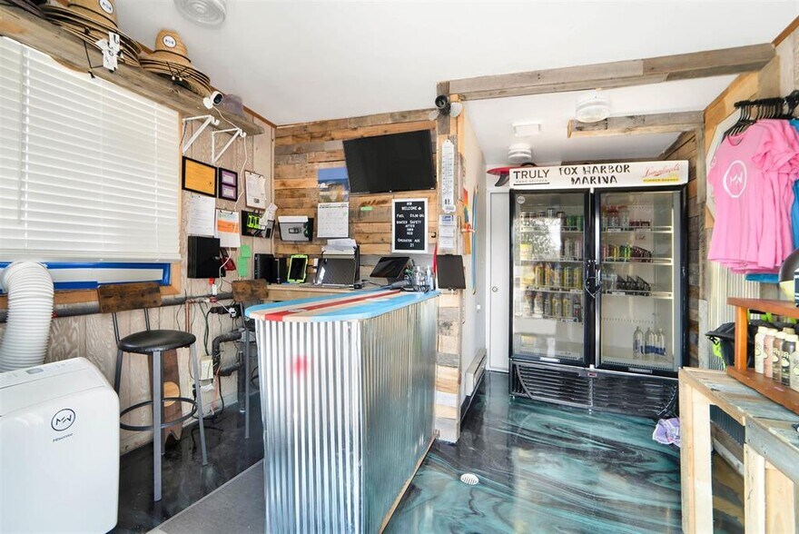 More Photos Of 1000 Bauman St, Oshkosh Marina For Sale