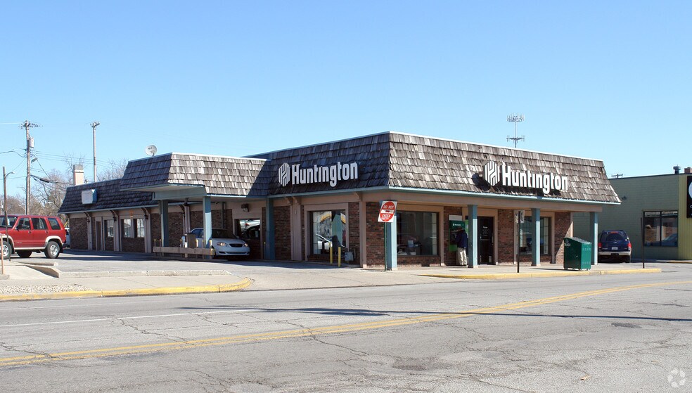 More Photos Of 724 Broad Ripple Ave, Indianapolis Storefront Retail Office For Lease