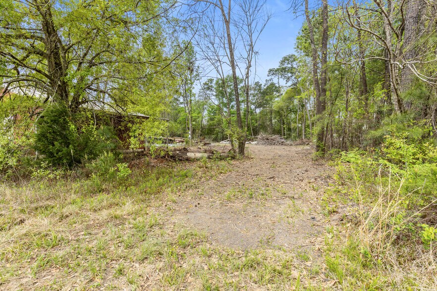 More Photos Of TBD Interstate 45 N, Willis Land For Sale