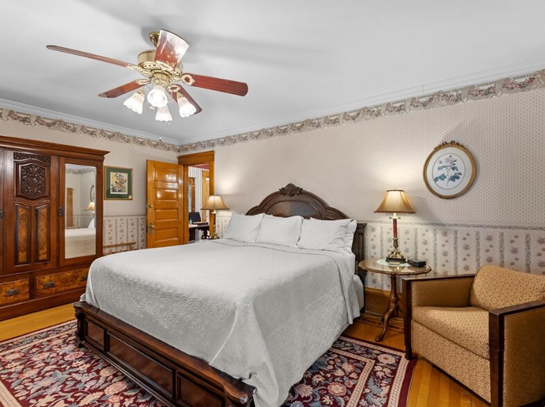 More Photos Of 908 Michigan St, Sturgeon Bay Hospitality For Sale