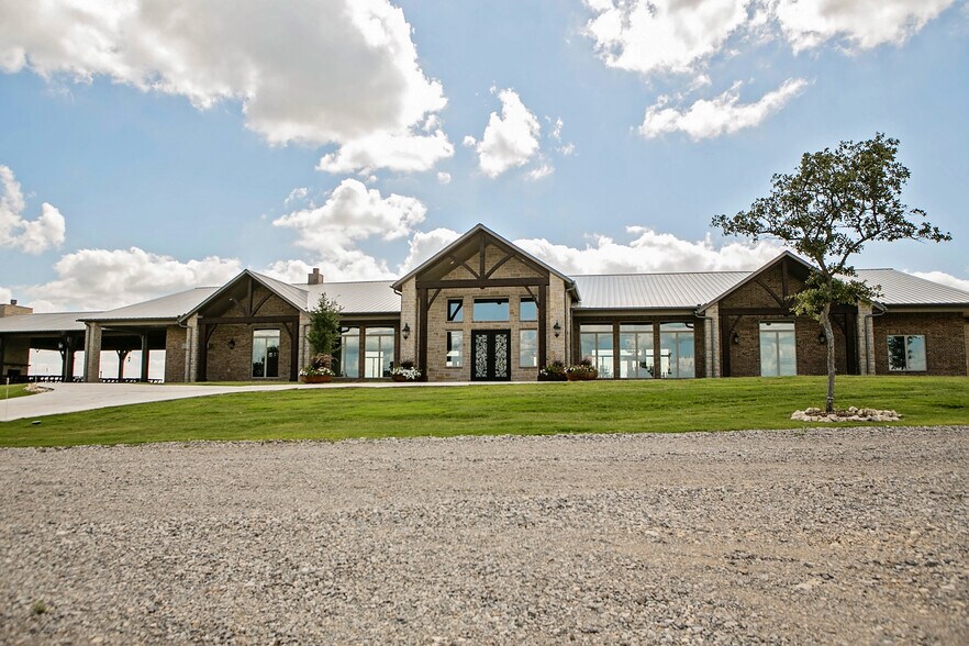 More Photos Of 6000 Tucker Dr, Weatherford Winery Vineyard For Sale