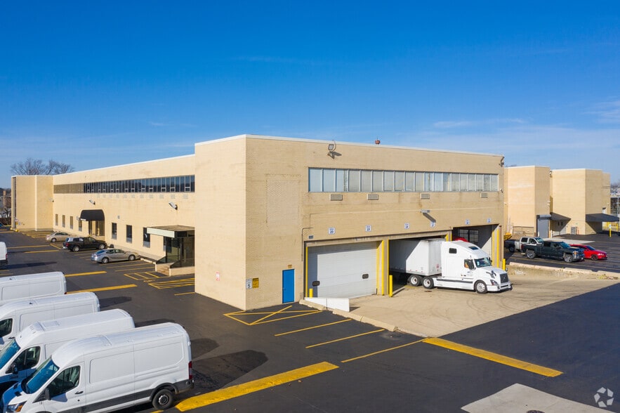 More Photos Of 7410 Lehigh Ave, Niles Manufacturing For Lease
