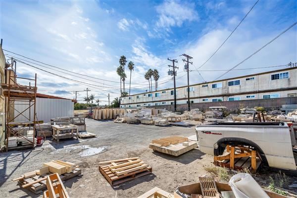 More Photos Of 22593 S Western Ave, Torrance Manufacturing For Sale
