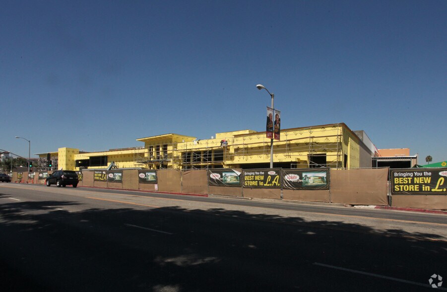 More Photos Of 14049 Ventura Blvd, Sherman Oaks General Retail For Sale