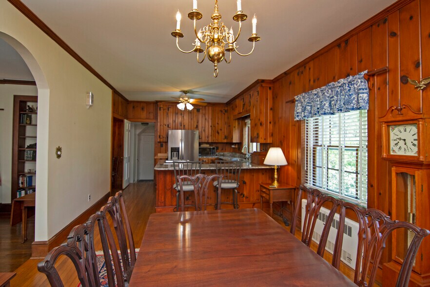 More Photos Of 8789 Seneca Trail South, Ronceverte Office For Sale