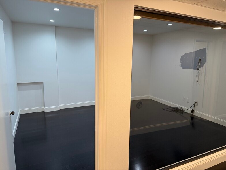 More Photos Of 4627 Ponce de Leon Blvd, Coral Gables Office For Lease