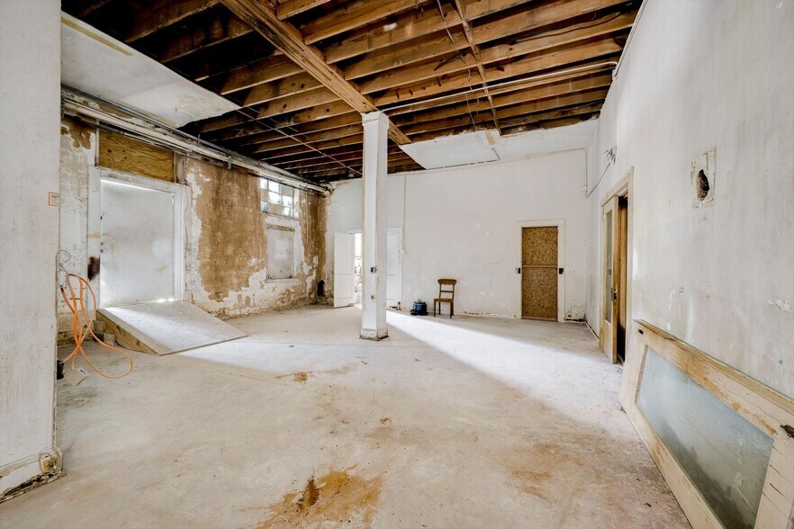 More Photos Of 111 Main Street, Lincolnton Flex For Sale