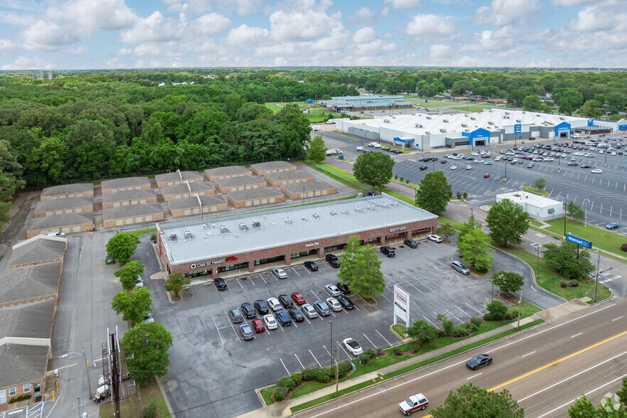 More Photos Of 5339 Elvis Presley Blvd, Memphis Storefront Retail Office For Lease