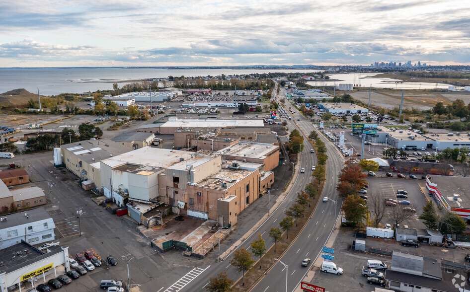 Primary Photo Of 626 Lynnway Rd, Lynn Manufacturing For Lease