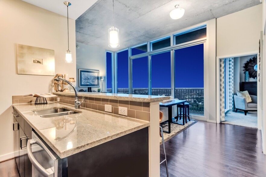 More Photos Of 5927 Almeda Rd, Houston Apartments For Lease