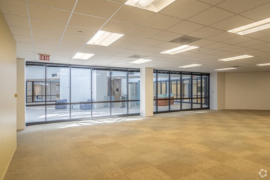 More Photos Of 263 N Sam Houston Pky E, Houston Office For Sale